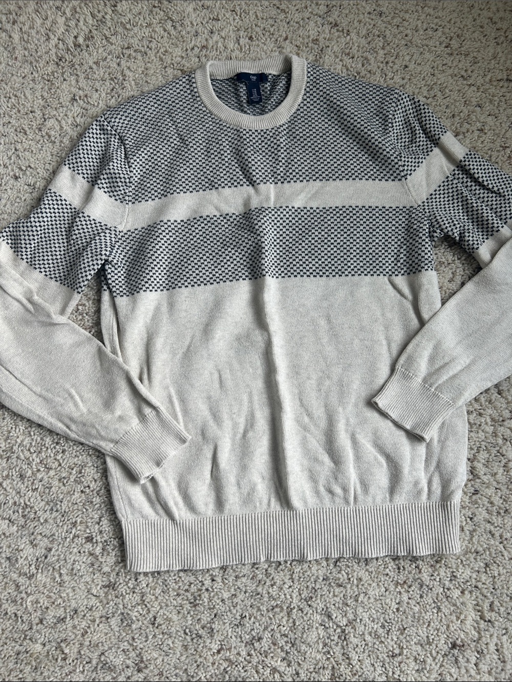 Men’s Gap Cream and Navy Textured Stripe Crewneck Sweater, Size M